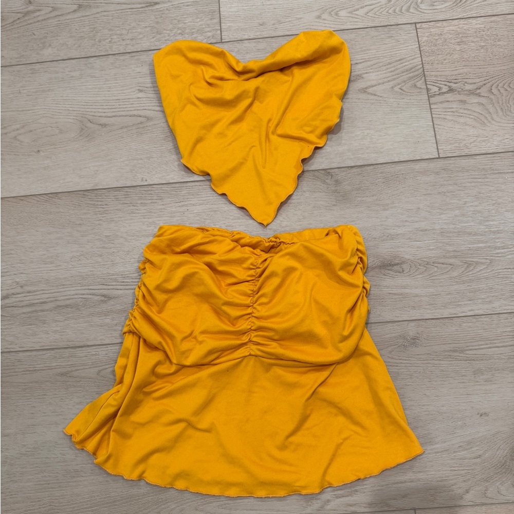 Mustard yellow two pieces skirt and tube top set.